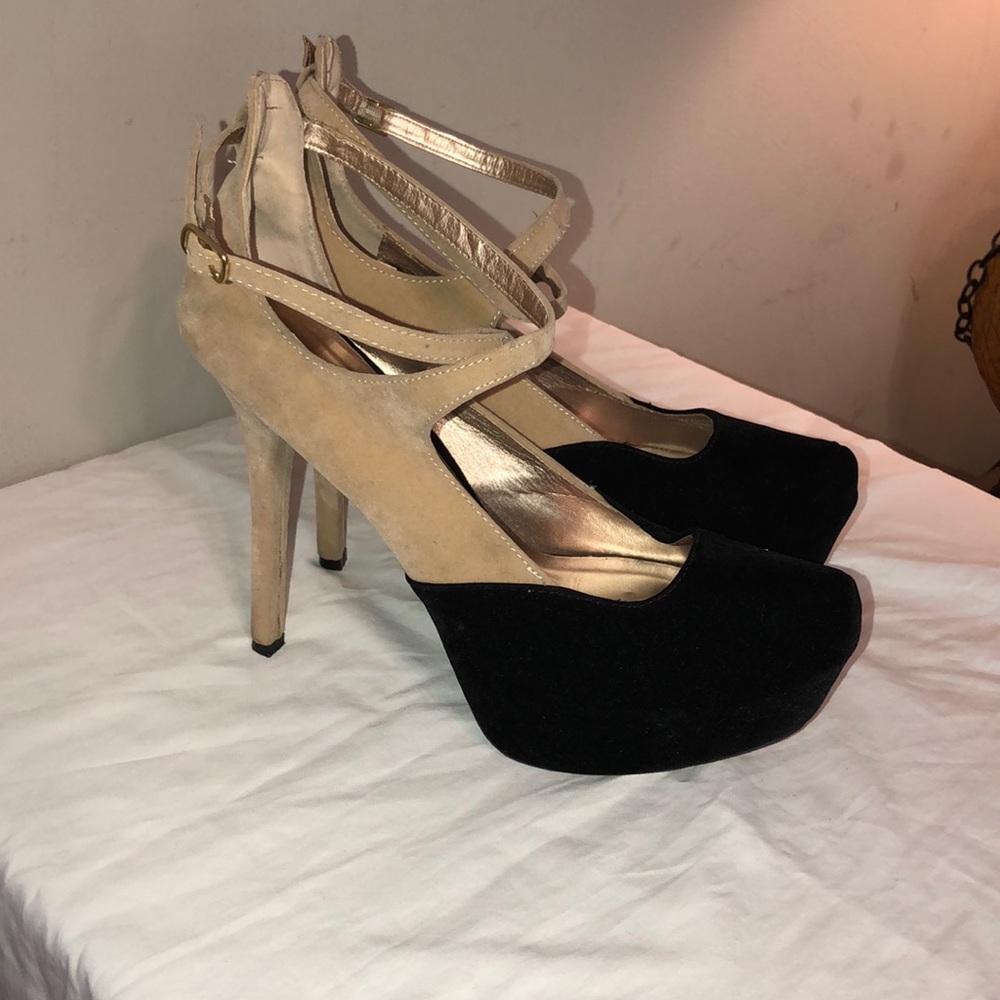 size 10 4 inch pumps black and suede